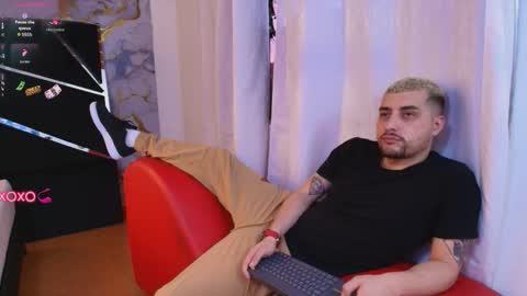 JUAN AND JULI online show from October 13, 9:17 pm