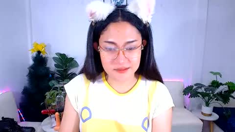 Ploysai online show from June 6, 3:29 pm
