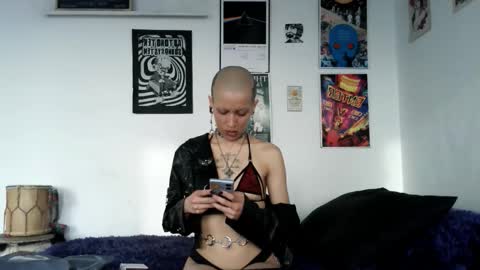    online show from February 3, 10:03 pm