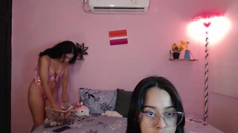 poison_pink online show from September 21, 2:10 pm