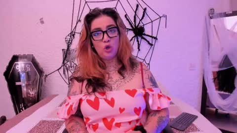 Snapshot of poisson_ivy_ chatting on October 16, 9:24 pm poisson_ivy_ online show from October 16, 9:24 pm