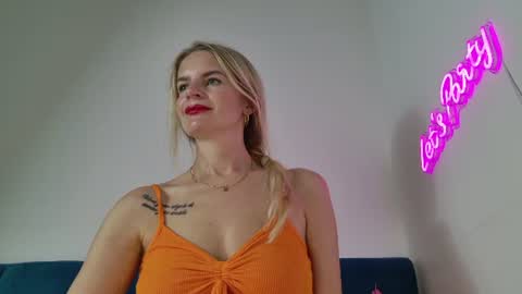 Karolina online show from August 3, 12:55 pm