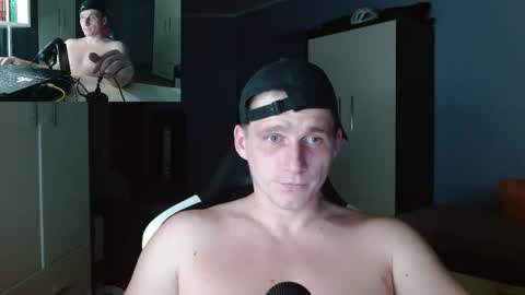 Snapshot of poliglotjoe chatting on October 23, 3:35 pm Poliglot online show from October 23, 3:35 pm