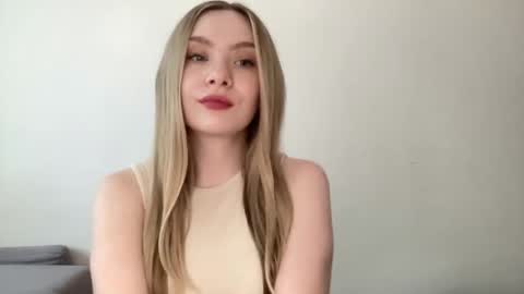 polishangel222 online show from June 19, 4:46 pm