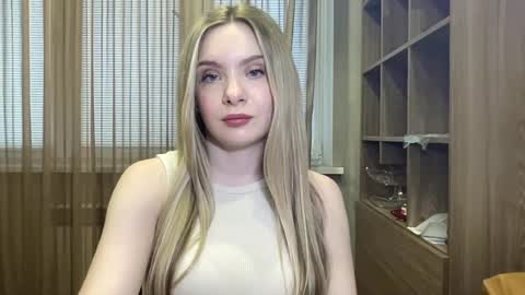 polishangel222 online show from July 8, 3:37 pm