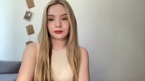 polishangel222 online show from July 31, 12:39 pm
