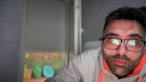 pollabeta online show from April 12, 10:52 am