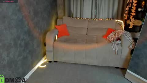 Polly online show from July 28, 1:36 am