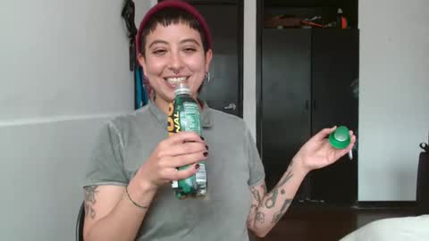 Poly online show from December 11, 8:07 pm