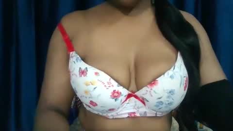 Snapshot of poojalady chatting on October 2, 4:55 am poojalady online show from October 2, 4:55 am