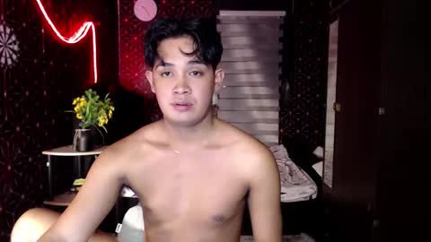 VEeeAsian online show from September 29, 2:27 pm