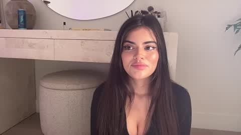 Selena online show from August 8, 2:10 am