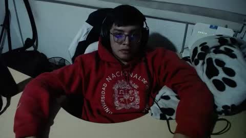 powerfulzeus2 online show from September 19, 3:32 am