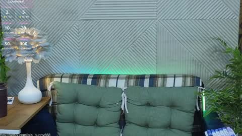 Lola online show from April 9, 6:19 am