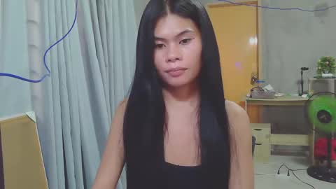 Snapshot of precious_athena chatting on February 7, 8:11 am precious_athena online show from February 7, 8:11 am