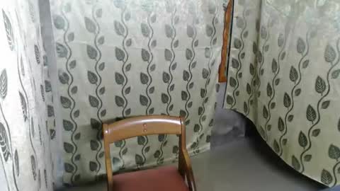 Yana online show from February 6, 5:37 pm