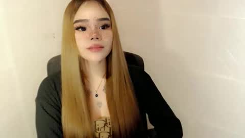 MAXXINE online show from April 4, 5:58 am