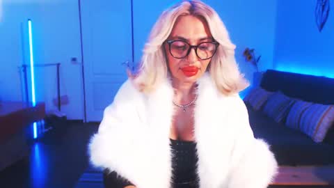 Victoria online show from December 31, 1:26 am