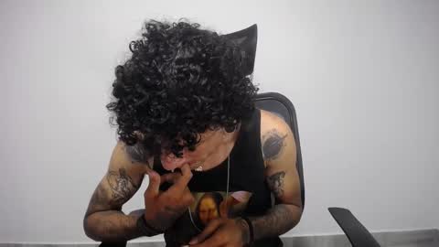 Plux online show from February 10, 1:57 am