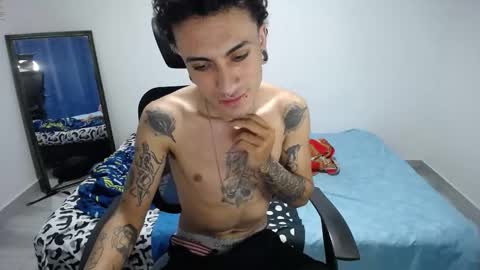 Plux online show from December 2, 10:30 pm