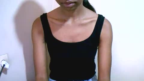 prettiethalia online show from February 5, 9:02 am