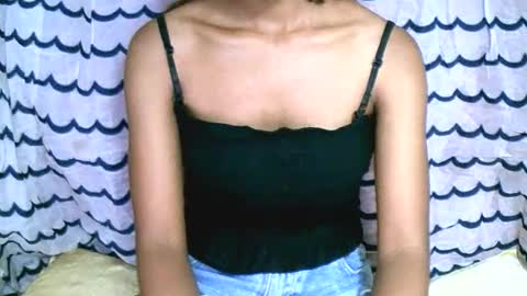 prettiethalia online show from January 12, 11:39 am