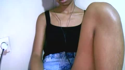 prettiethalia online show from January 31, 7:11 pm