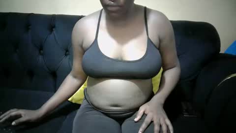 pretty_barbz online show from March 12, 8:45 pm