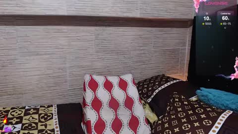 Snapshot of pretty_cristal22 chatting on October 7, 1:01 am pretty_cristal22 online show from October 7, 1:01 am