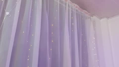 pretty online show from November 18, 11:35 am