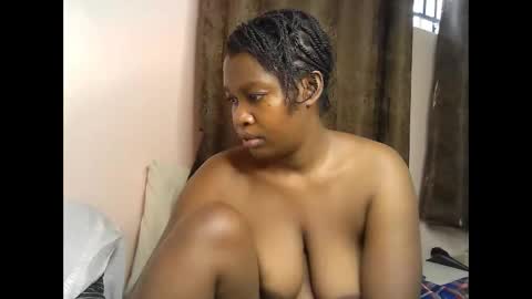 pretty_kylah online show from April 13, 11:47 am