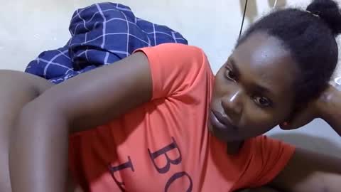 pretty_leila1 online show from April 4, 9:22 pm