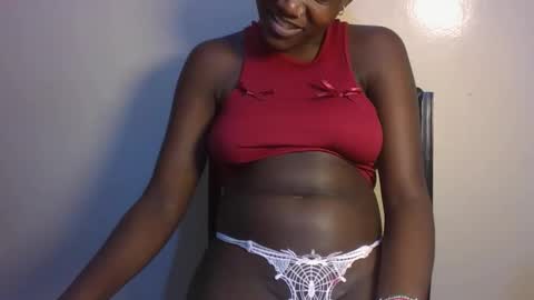 pretty_lucie online show from April 13, 4:44 pm