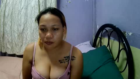 pretty_lyn08 online show from June 7, 4:23 pm