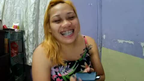 pretty_lyn08 online show from June 27, 10:43 am