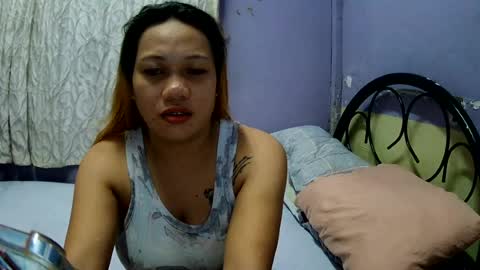 pretty_lyn08 online show from June 12, 12:15 pm