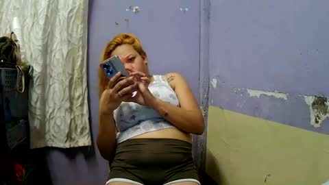 pretty_lyn08 online show from July 4, 4:54 pm