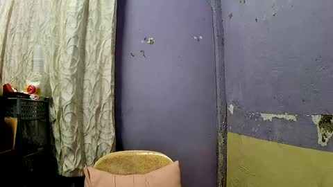 pretty_lyn08 online show from June 25, 3:39 pm