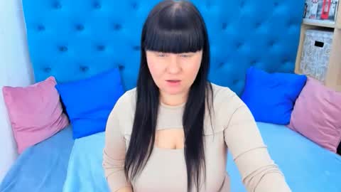 pretty_malika online show from December 1, 3:48 am