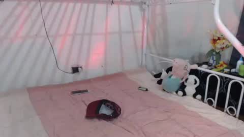 Its me NicoLe online show from April 22, 9:38 am