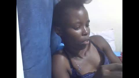 pretty_petite_ebony online show from May 20, 2:08 am
