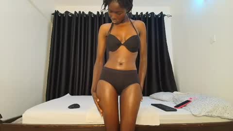 pretty_sexxxy online show from April 13, 7:51 pm
