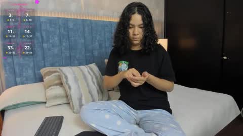 Daisy Flower online show from November 11, 2:03 am