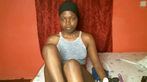 Snapshot of prettybabe02 chatting on January 24, 1:45 am SaraCattra online show from January 24, 1:45 am