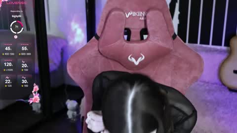 Violet online show from October 27, 8:09 pm