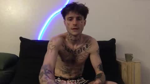 pretty boy online show from October 25, 5:08 am