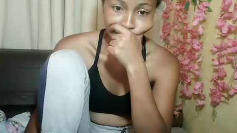 prettychoux online show from March 12, 8:18 am