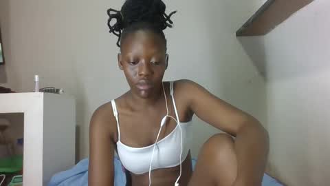 prettydollk_dons online show from February 15, 8:02 am