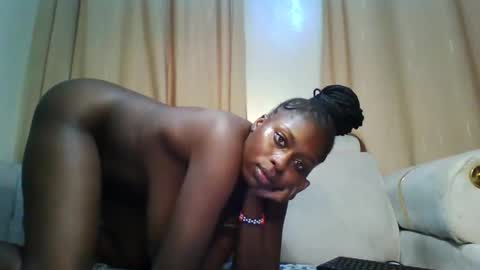Snapshot of prettydulce chatting on October 20, 3:06 pm prettydulce online show from October 20, 3:06 pm