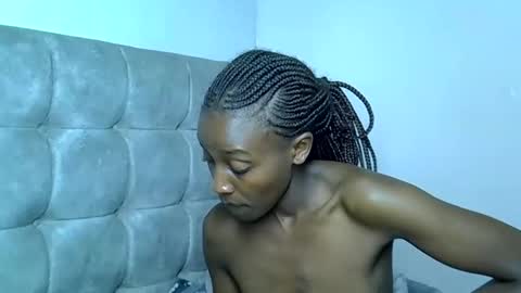 Prettiesexxy online show from January 7, 12:04 am